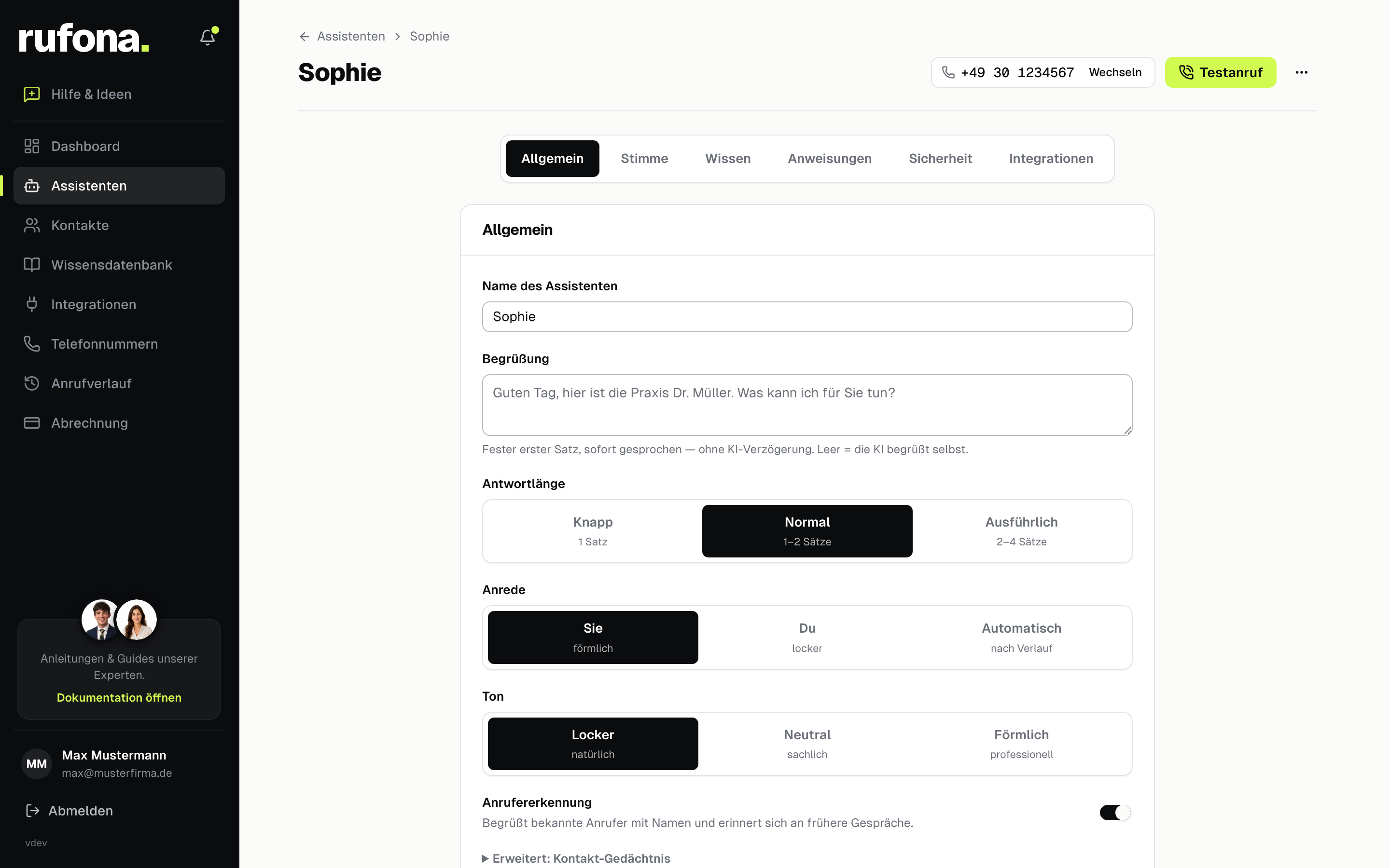 Rufona-Dashboard: Assistent-Editor mit Begrüßung, Antwortlänge, Anrede, Ton und Anrufererkennung